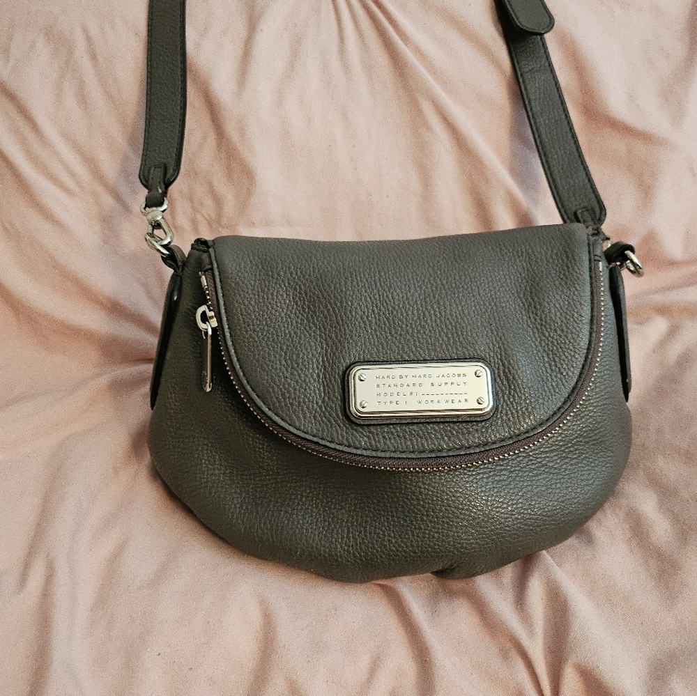 Marc Jacobs Q Natasha Gray Leather Crossbody Bag